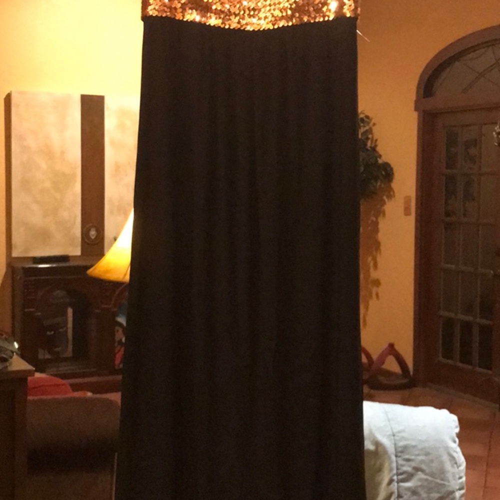 Dress - Picture 3 of 7